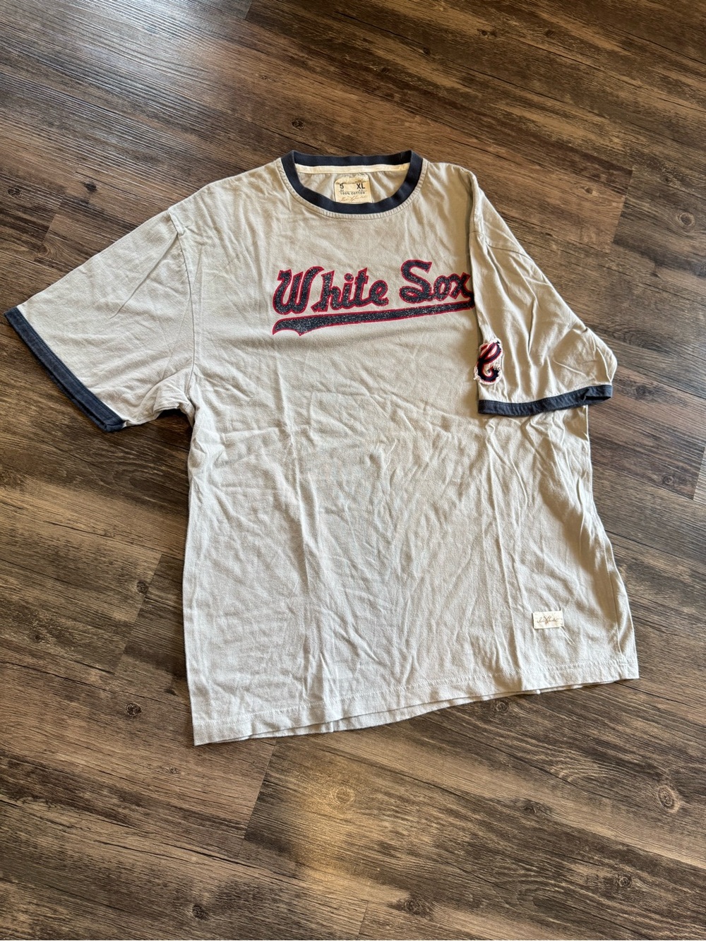 Chicago White Sox Red Jacket Vintage Logo Shirt Men’s Large MLB AL Central